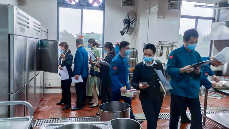 休闲食品礼盒装：揭秘其背后的生产工艺与品质保障