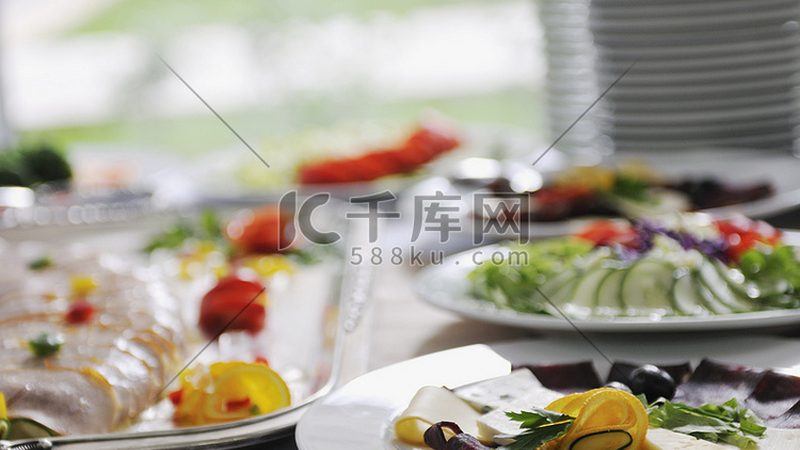 餐饮创业之路：加盟还是自营，如何抉择？**